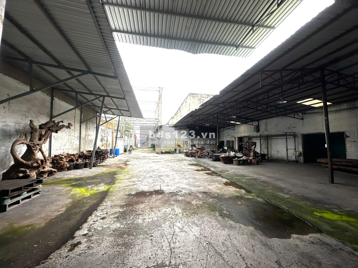 Cho thuê kho xưởng MT vòng xoay An Lạc 1200m2 giá cực tốt, vị trí đẹp.