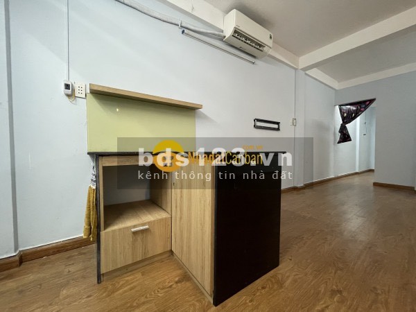 Cho thuê căn hộ 45m2 1PN có máy lạnh ở đường 45 P16 Q4