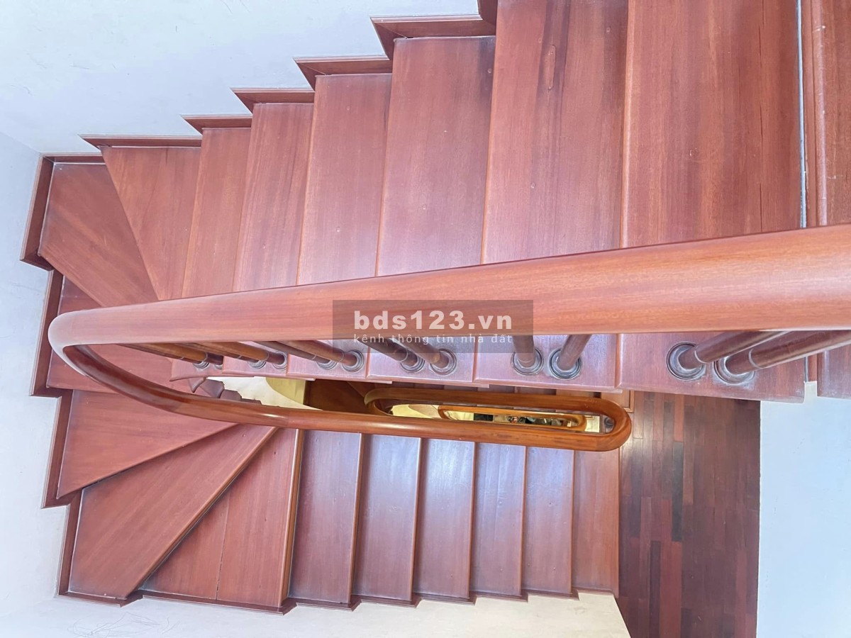 Bán nhà phân lô Lê Thanh Nghị, DT 40m² x 5 tầng hơn 4 tỷ, vừa ở vừa kinh doanh