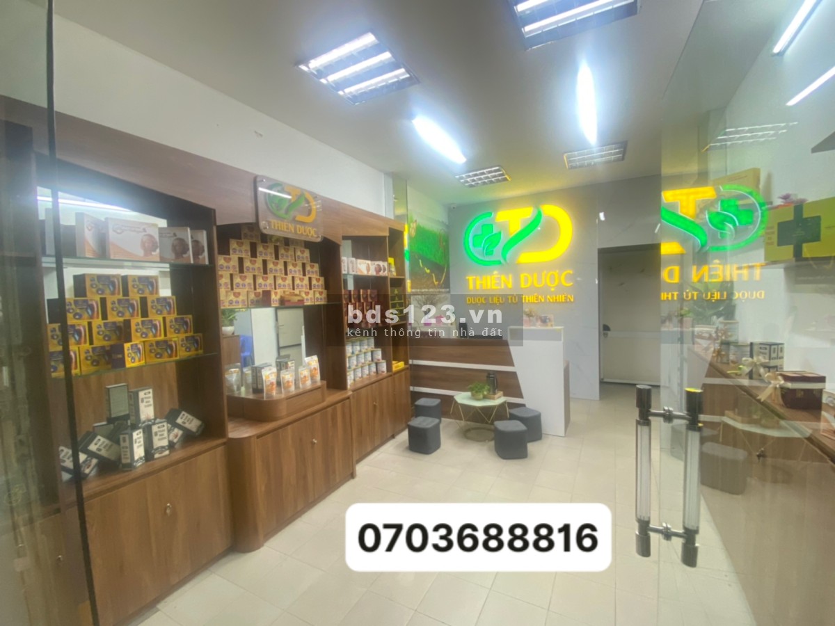 Diện tích: 3,5mx7,5m (24m2) có nội thất sẵn phù hợp cho kdoanh showroom, giá 12 triệu/tháng