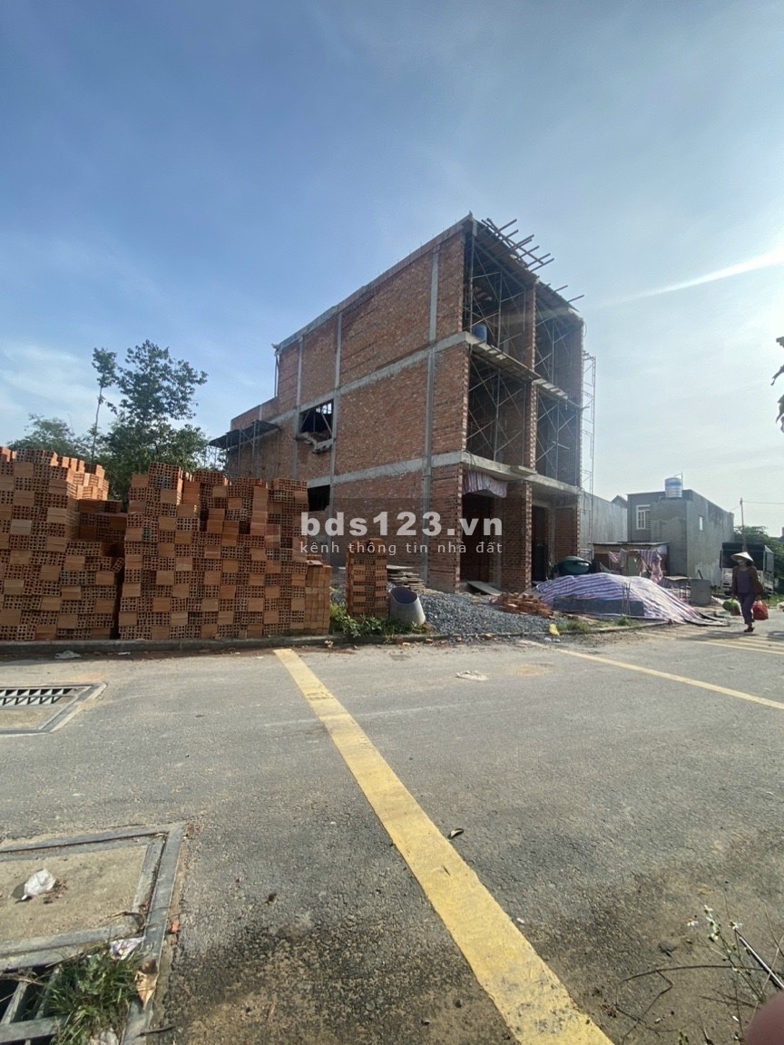 Bán đất dĩ an sổ riêng, gần ngã 4 Liêu Chiêu, 70m2 thổ cư xây tự do