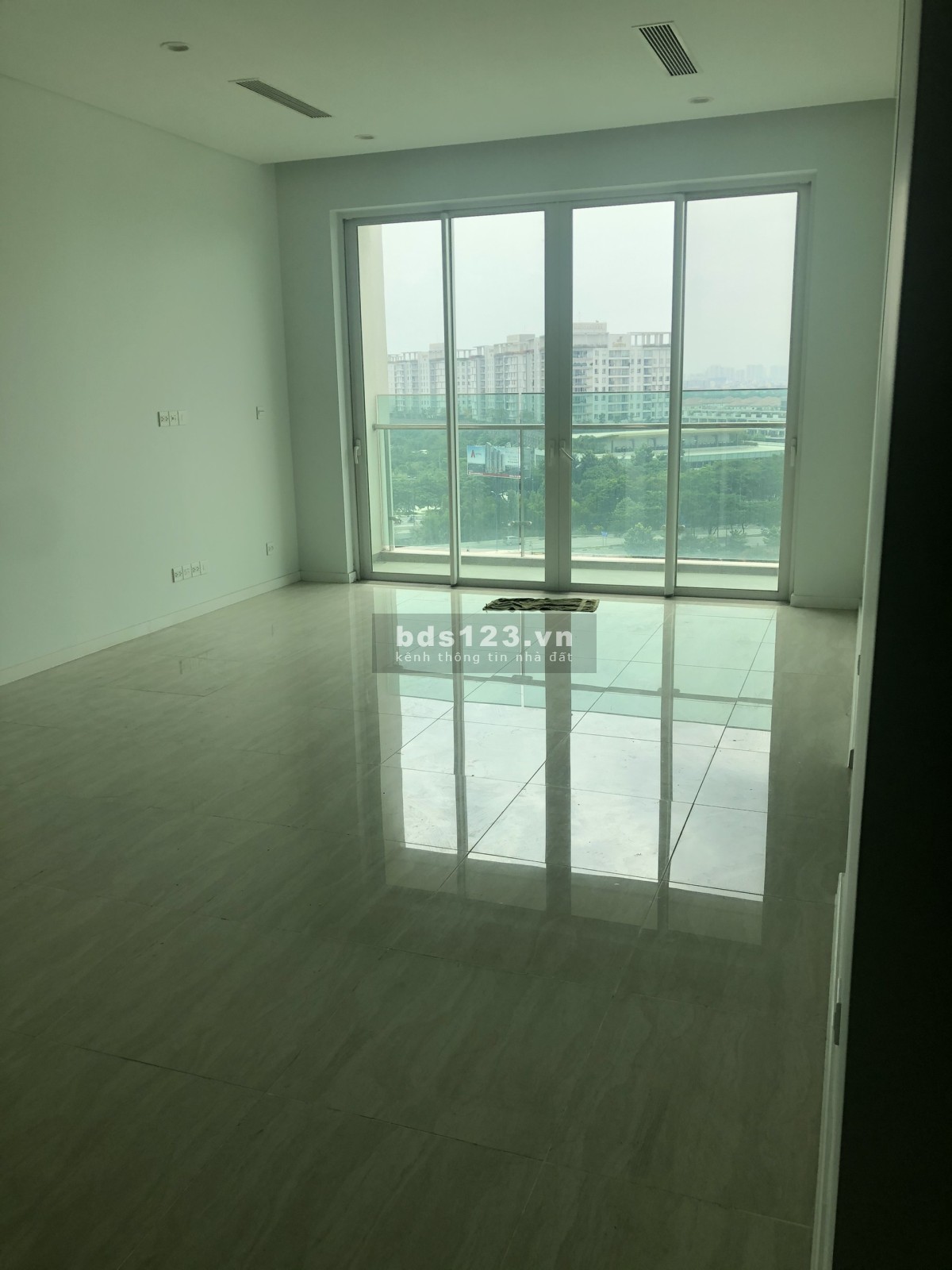 Cho thuê căn hộ Sadora 2 PN, FULL NTCB, view ngoài đẹp giá tốt