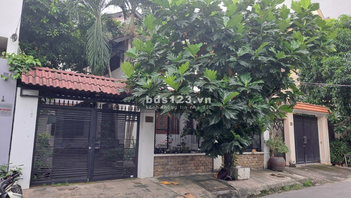 Bán nhà biệt thự đường 43, phường Bình Thuận, quận 7, DT 199,8m²