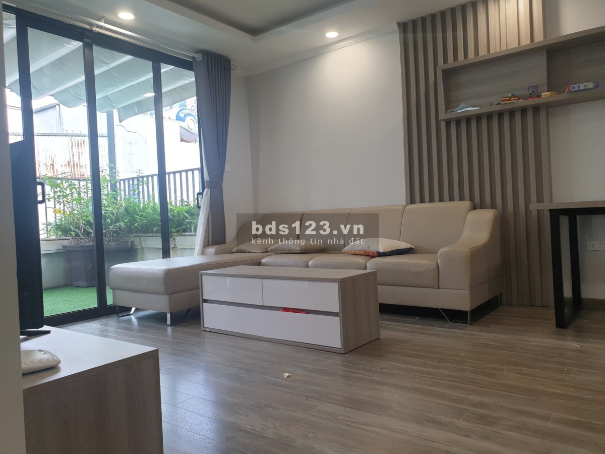 Bán nhà Phùng Chí Kiên, DT 45m² x 7 tầng, có gara, giá chỉ 8,7 triệu/tháng