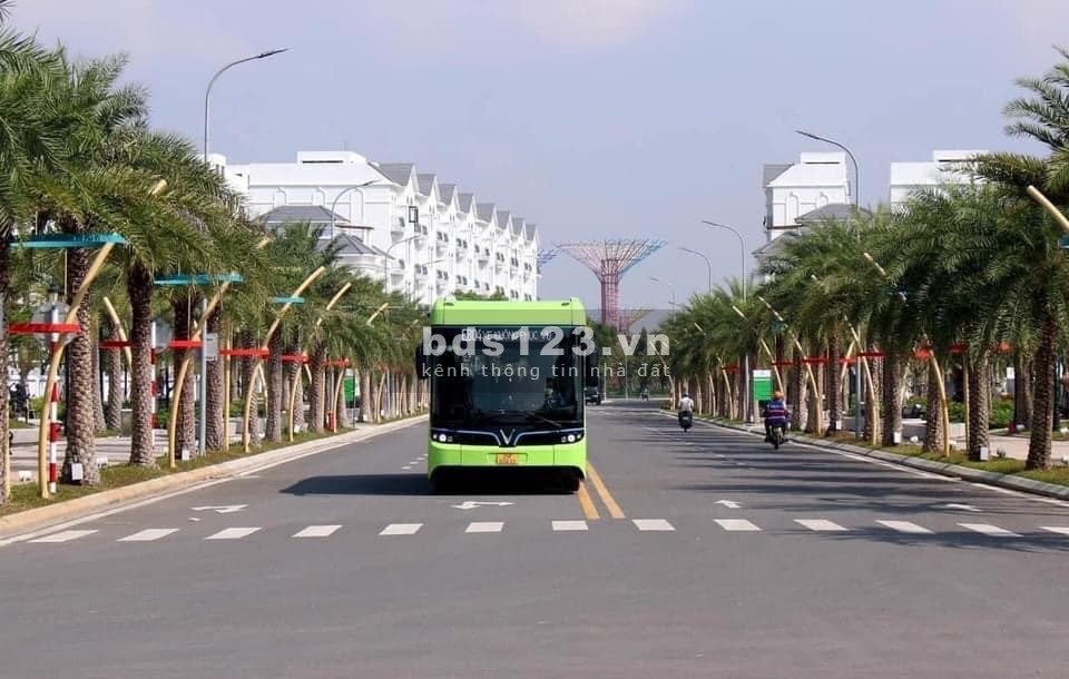Cho thuê căn hộ 2PN Full NT tại Vinhomes Q.9 giá 8tr/tháng - Nói không với giá ảo.