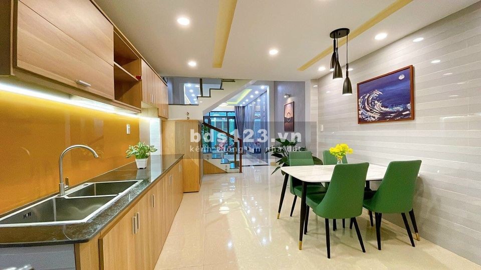Hóc Môn nhà NGỘP 1 trệt 1 lầu (4.5*16) 2PN 685Tr sổ riêng có sẵn nội thất lh 0776244497