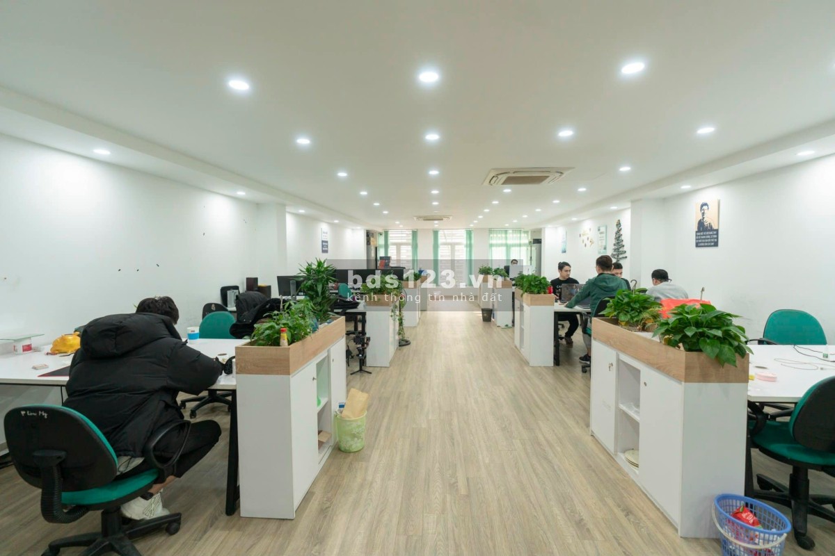 Bán tòa nhà khu Lê Trọng Tấn, DT 153m² X 10 tầng, giá 2 triệu đô cho thuê 2,4 tỷ/năm