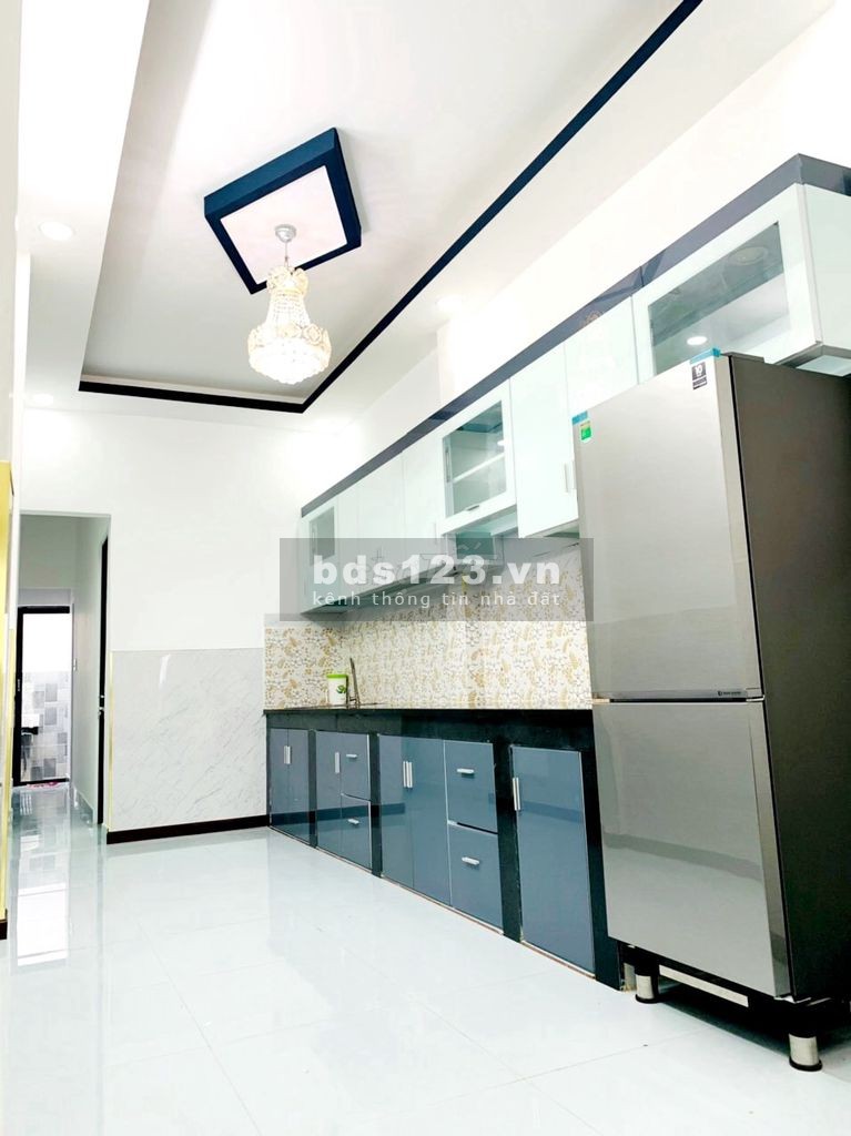 Chính chủ đang ngộp NH cần bán gấp căn nhà mặt tiền hẻm 8m, DTSD 100m2, hơn 3 tỷ