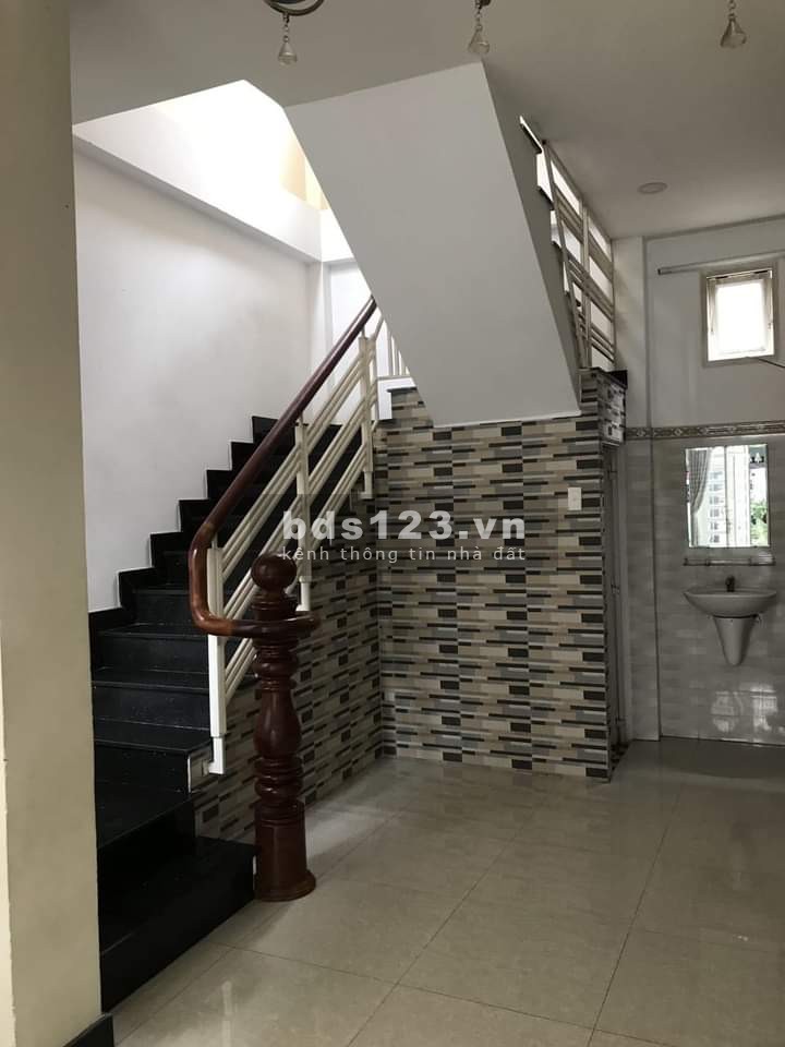 Cần bán nhà trả nợ, giá 400 triệu sổ sẵn, khu an ninh đảm bảo, yên tĩnh