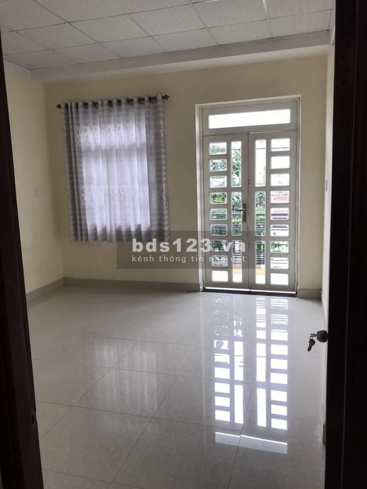 Cần bán nhà trả nợ, giá 400 triệu sổ sẵn, khu an ninh đảm bảo, yên tĩnh
