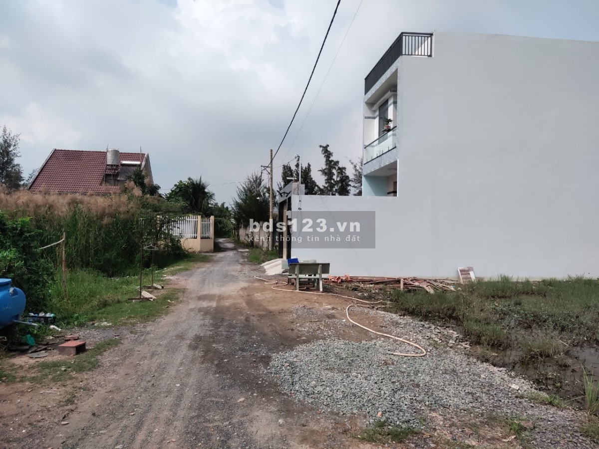 Đất nền thổ cư sổ đỏ gần chợ Điệm, Bình Chánh, TpHCM, dtsd 100m2, giá 2 tỷ tl