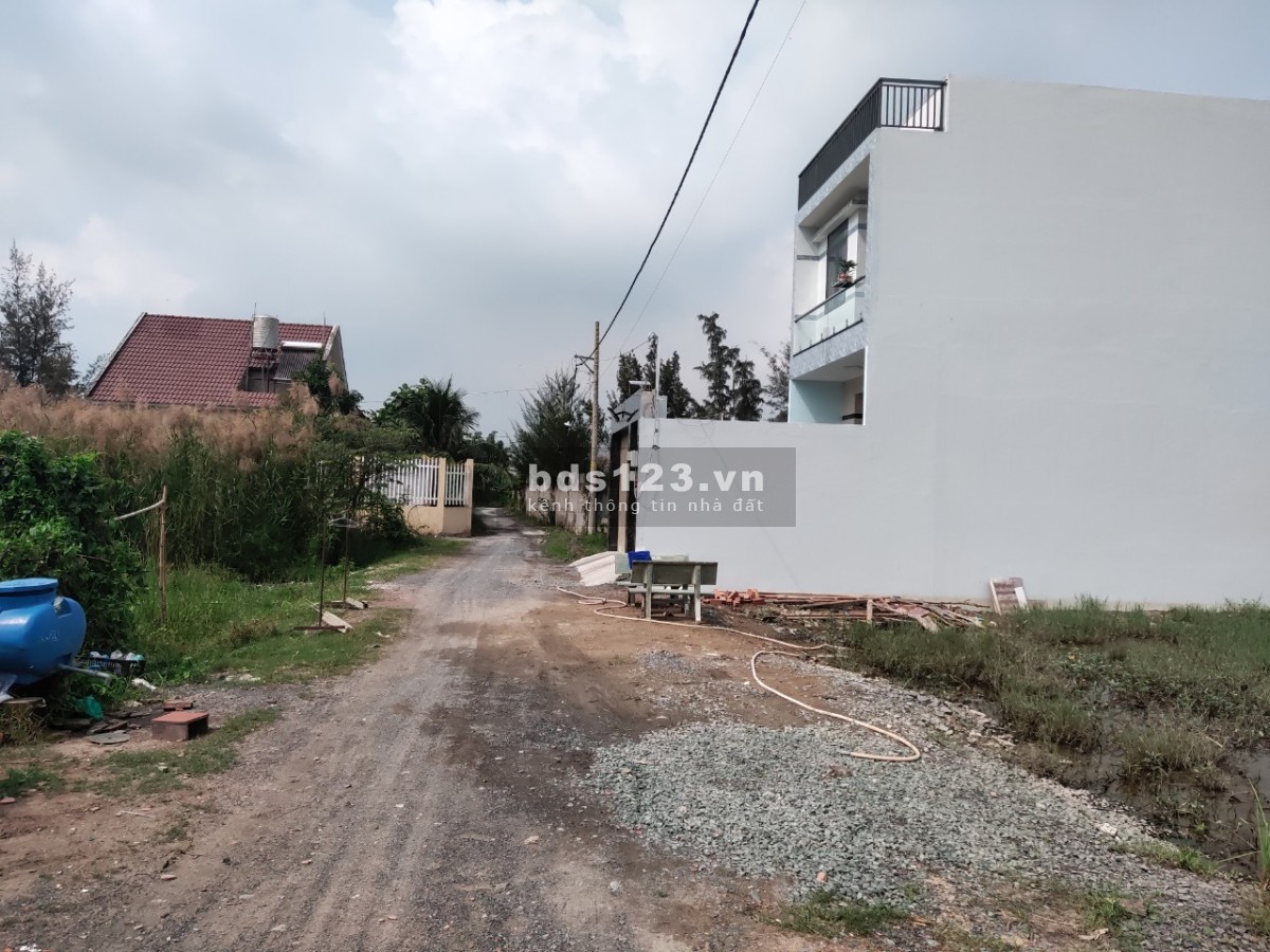 Đất nền thổ cư sổ đỏ gần chợ Điệm, Bình Chánh, TpHCM, dtsd 100m2, giá 2 tỷ tl