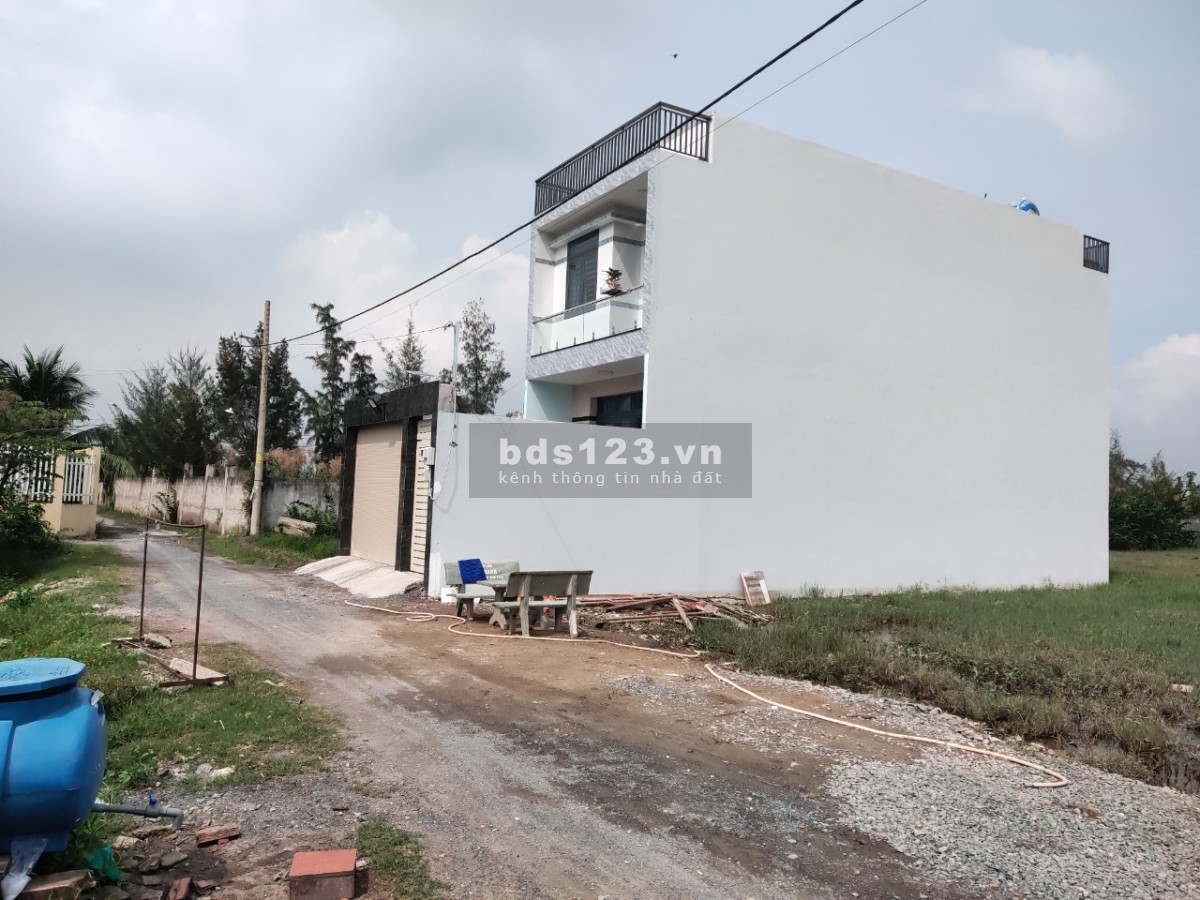 Đất nền thổ cư sổ đỏ gần chợ Điệm, Bình Chánh, TpHCM, dtsd 100m2, giá 2 tỷ tl