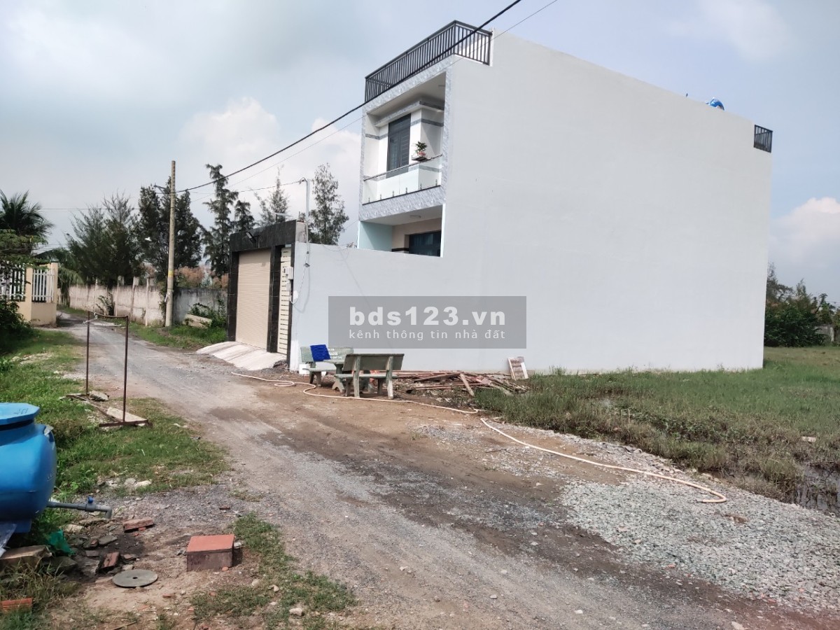 Đất nền thổ cư sổ đỏ gần chợ Điệm, Bình Chánh, TpHCM, dtsd 100m2, giá 2 tỷ tl