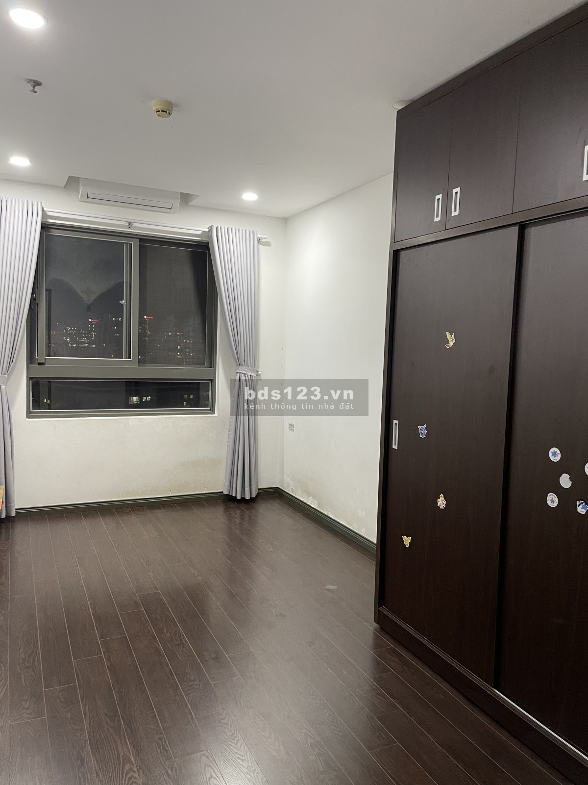 Chính chủ cần sang nhượng bán căn hộ Q7 cao cấp 2pn view miễn chê