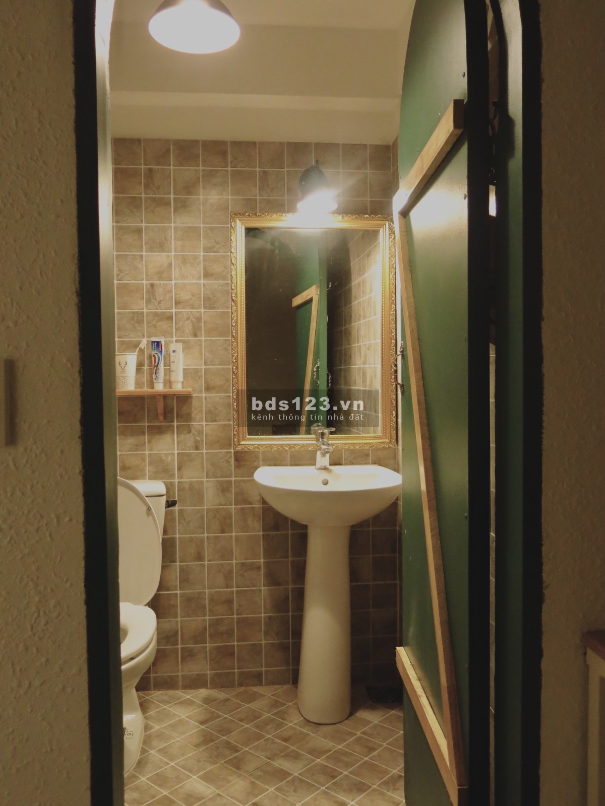 Bán nhà trong hẻm Nguyễn Văn Cừ, Đà Lạt, DT 20,77m² chính chủ, 3 phòng ngủ