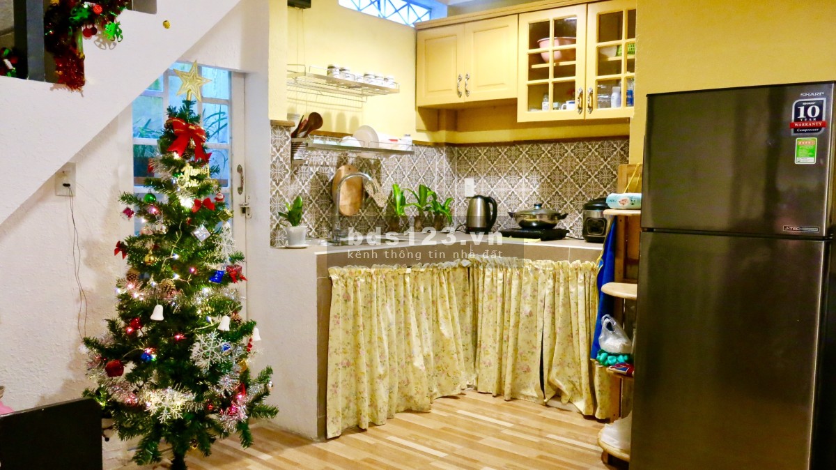 Bán nhà trong hẻm Nguyễn Văn Cừ, Đà Lạt, DT 20,77m² chính chủ, 3 phòng ngủ