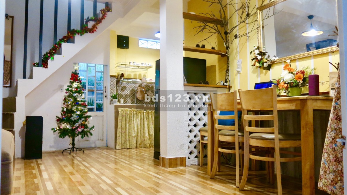 Bán nhà trong hẻm Nguyễn Văn Cừ, Đà Lạt, DT 20,77m² chính chủ, 3 phòng ngủ