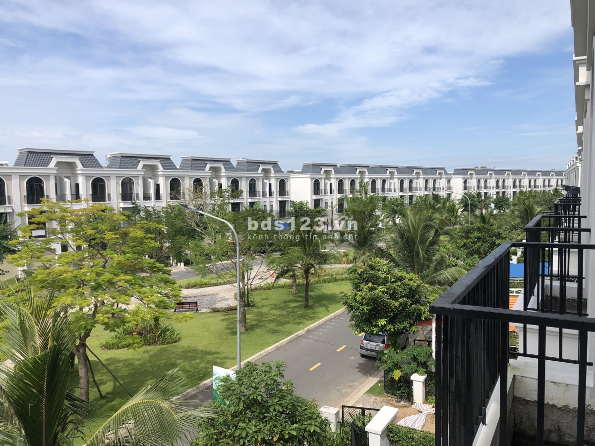 Cần bán gấp nhà phố ven sông trung tâm hành chính tỉnh Long An