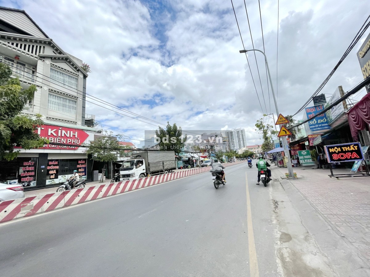 Bán gấp nhà 1 lầu mặt tiền Huỳnh Tấn Phát, quận 7 kinh doanh đỉnh