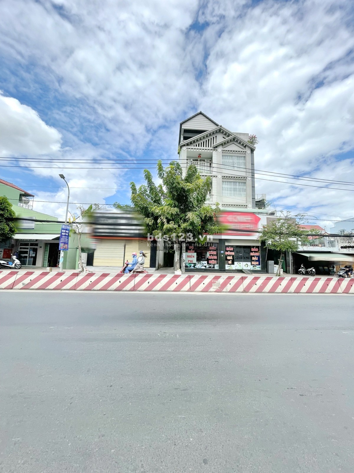 Bán gấp nhà 1 lầu mặt tiền Huỳnh Tấn Phát, quận 7 kinh doanh đỉnh