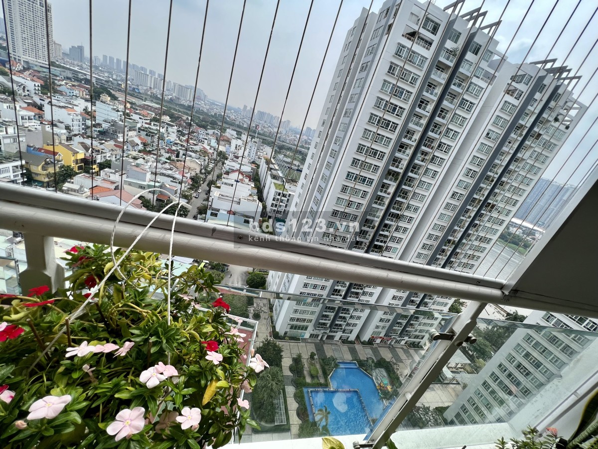 Chính chủ cần chuyển nhượng căn hộ sát sông khu Thảo Điền, giá tốt
