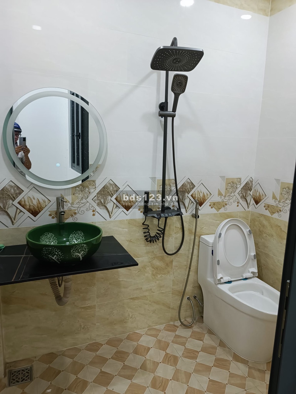 Bán nhà chính chủ mới xây theo phong cách tân cổ điển siêu đẹp