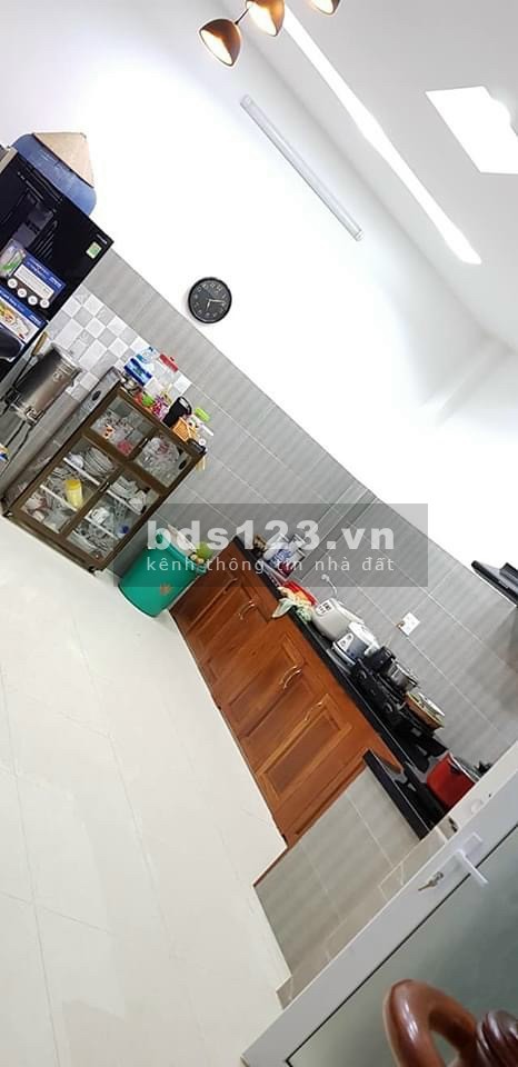 Bán nhà Lạc Long Quân, phường 8, Tân Bình, kết cấu 4 tầng, giá 5,8 tỷ đồng