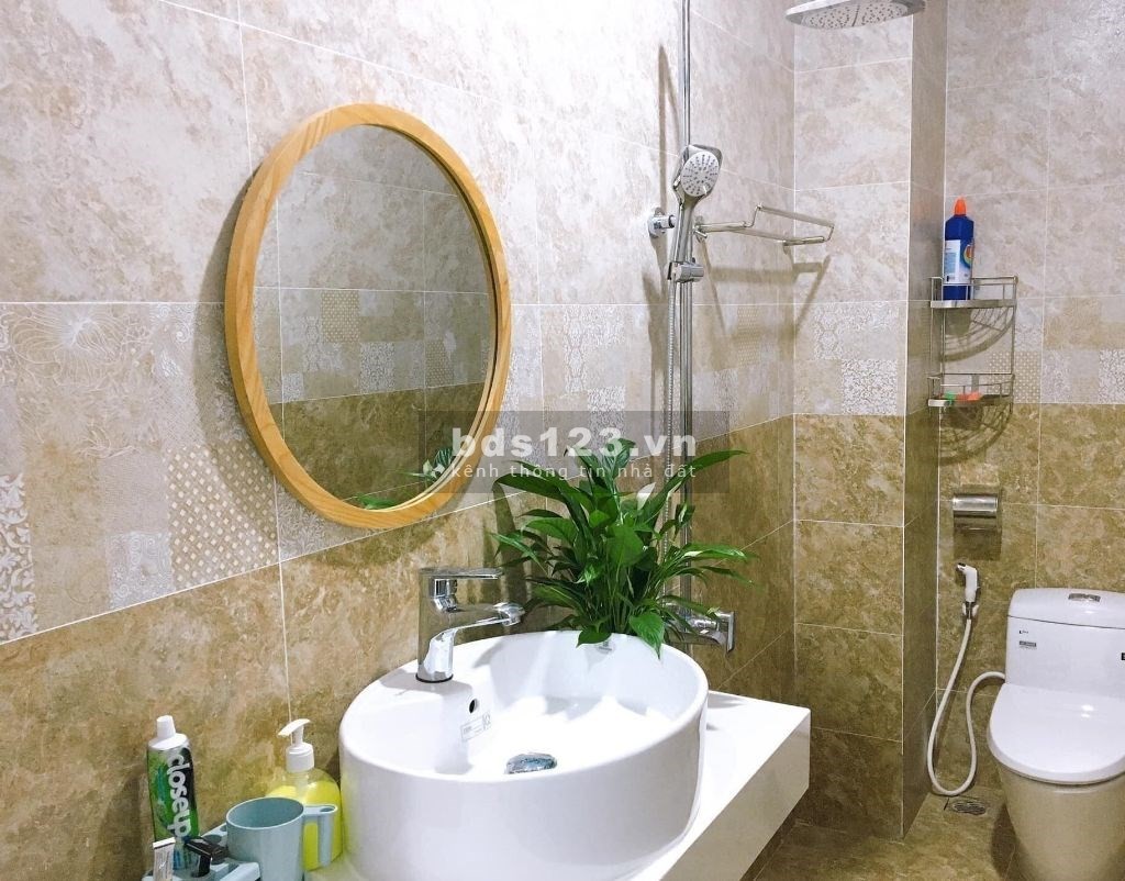 Bán nhà Cầu Giấy, nhà đẹp kinh doanh nhỏ, ngõ thông gần phố, 5 tầng lô góc mặt tiền rộng