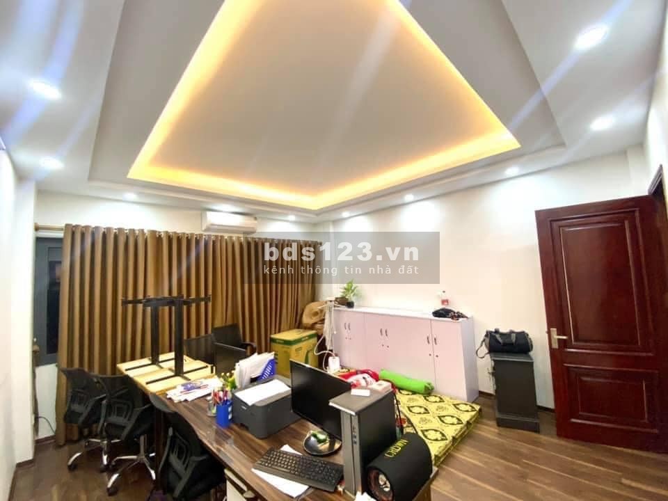 Bán nhà Cầu Giấy, nhà đẹp kinh doanh nhỏ, ngõ thông gần phố, 5 tầng lô góc mặt tiền rộng