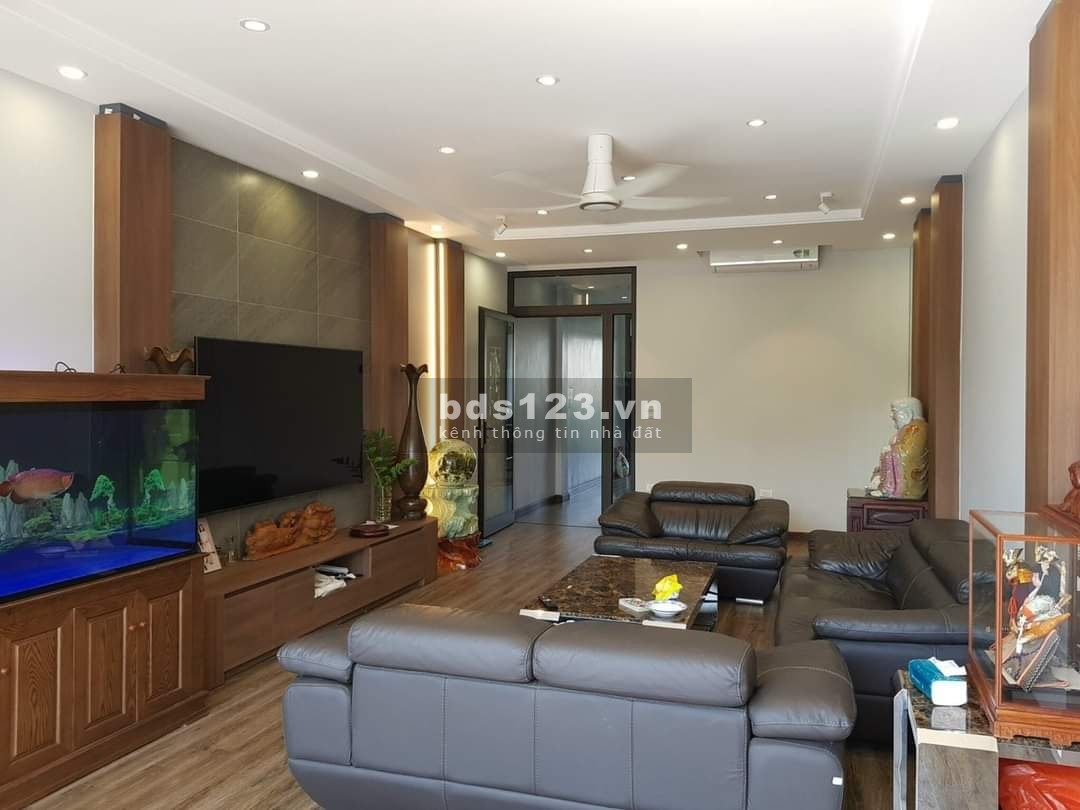 Bán tòa nhà 6 tầng thang máy phố Nguyễn Văn Cừ, quận Long Biên