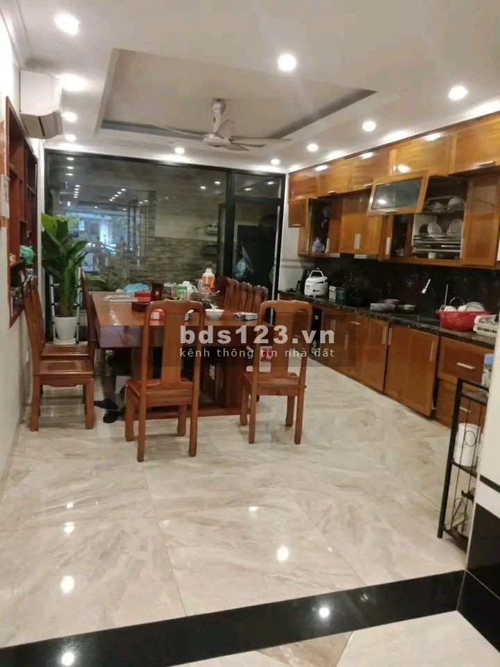 Phố VIP Đỗ Quang Cầu Giấy dt rộng mt lớn gara kd khủng khiếp