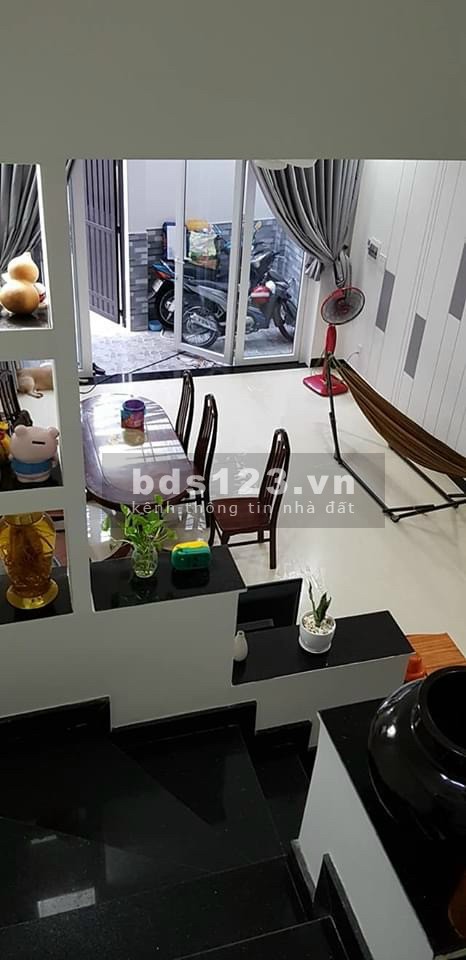 Bán nhà Lạc Long Quân, phường 8, Tân Bình, kết cấu 4 tầng, giá 5,8 tỷ đồng
