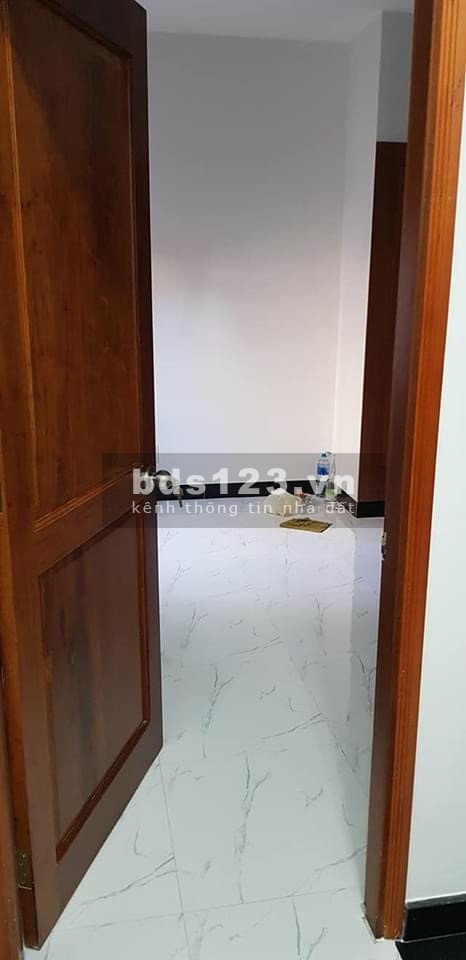 Bán nhà Lạc Long Quân, phường 8, Tân Bình, kết cấu 4 tầng, giá 5,8 tỷ đồng