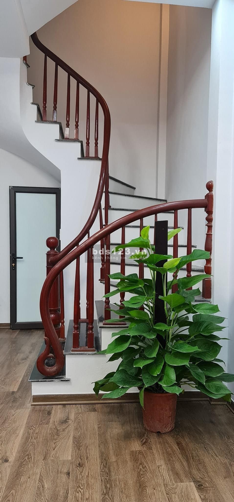 Bán nhà đẹp phố Kim Giang 5 tầng cách đường ô tô 20m giá 3,7 tỷ đồng