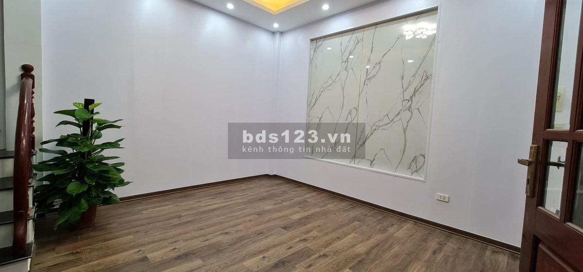 Bán nhà đẹp phố Kim Giang 5 tầng cách đường ô tô 20m giá 3,7 tỷ đồng