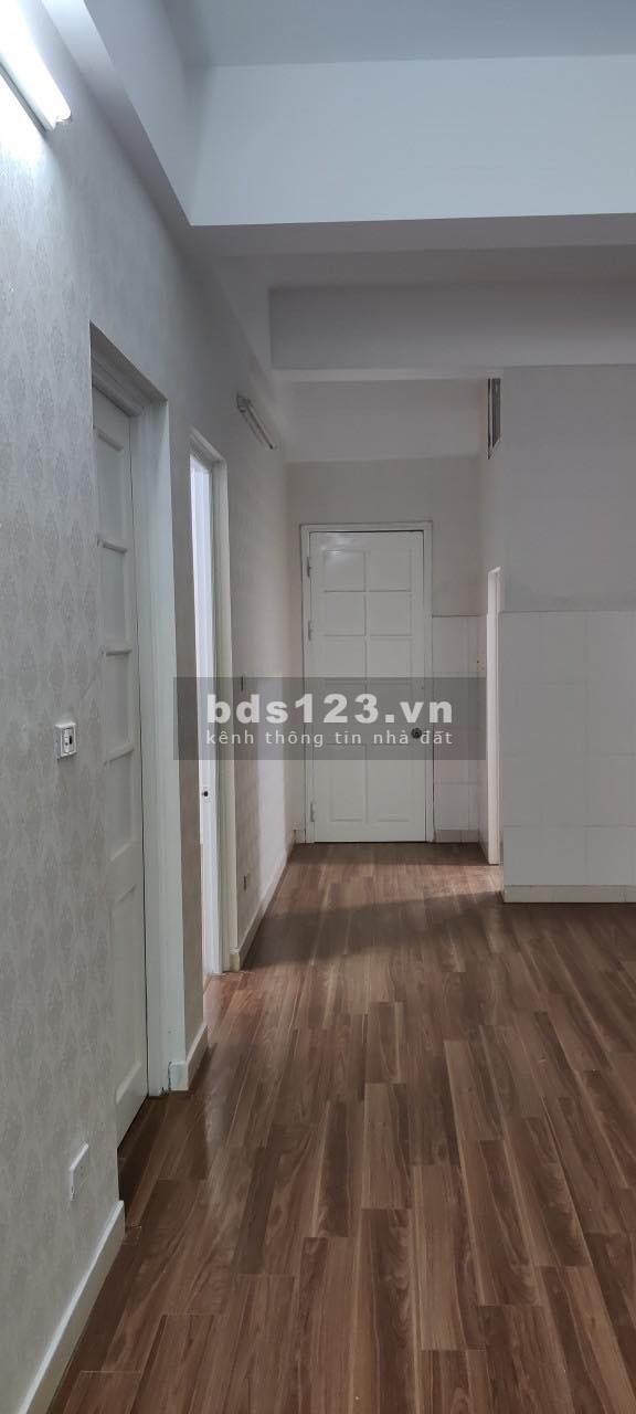 Bán căn hộ chung cư 67m2, 2 pn, toà N02 ngõ 84 Chùa Láng, Nguyễn Chí Thanhgiá bán 2,85 tỷ