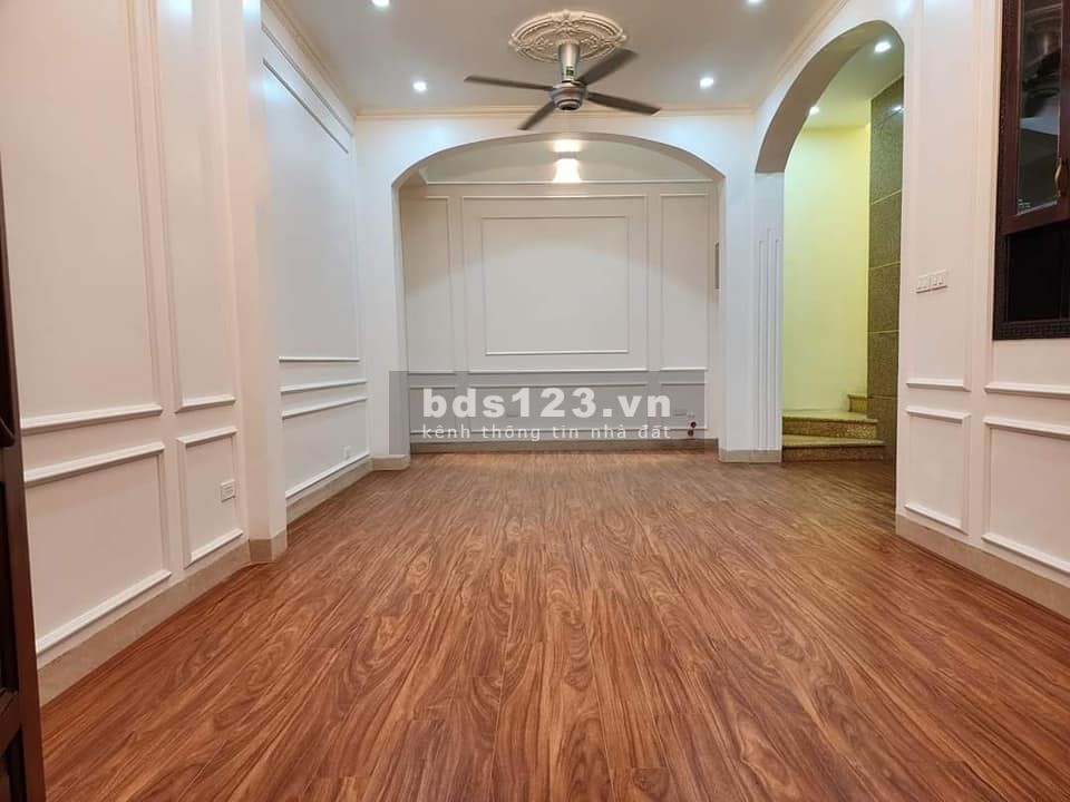Bán nhà Trung Kính phân lô cực đẹp Gara có thang máy