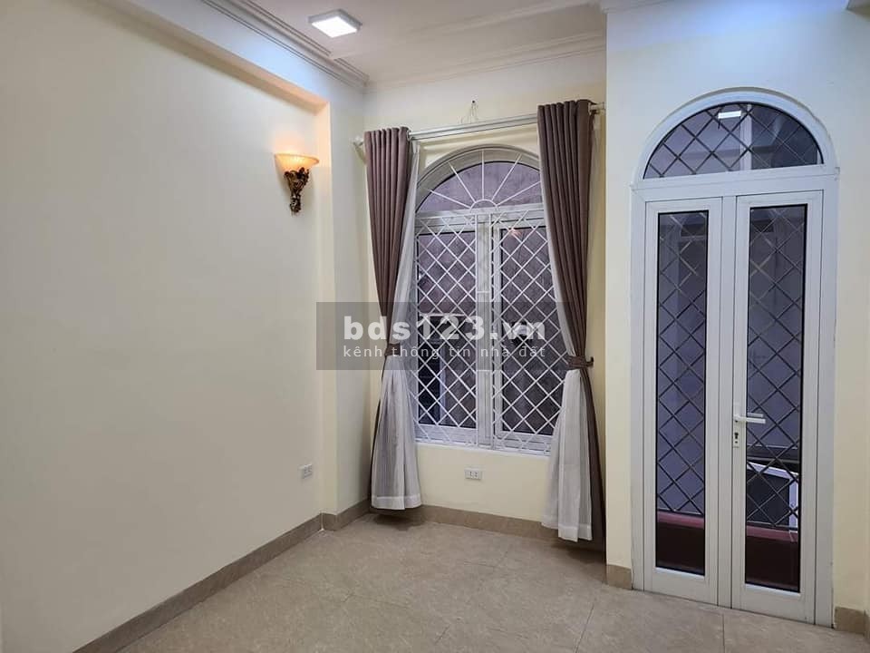 Bán nhà Trung Kính phân lô cực đẹp Gara có thang máy