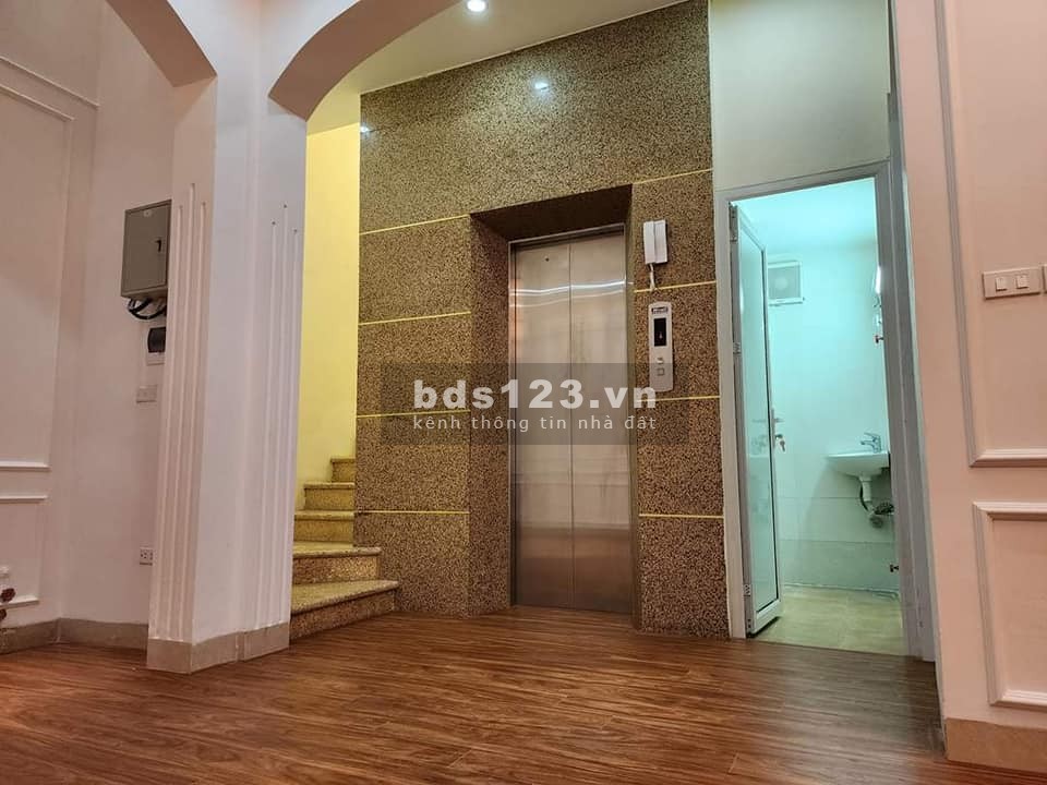 Bán nhà Trung Kính phân lô cực đẹp Gara có thang máy