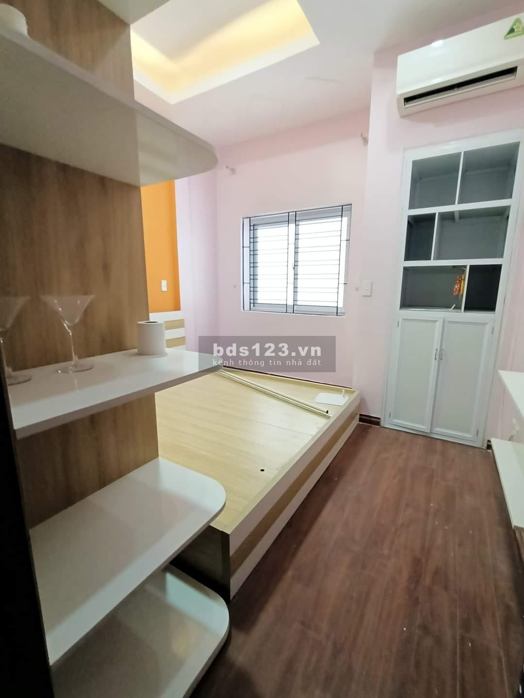 Bán nhà phố Ngũ Nhạc, nội thất đầy đủ, DT 35m² x 3 tầng x 3 phòng ngủ, LH 0981276886
