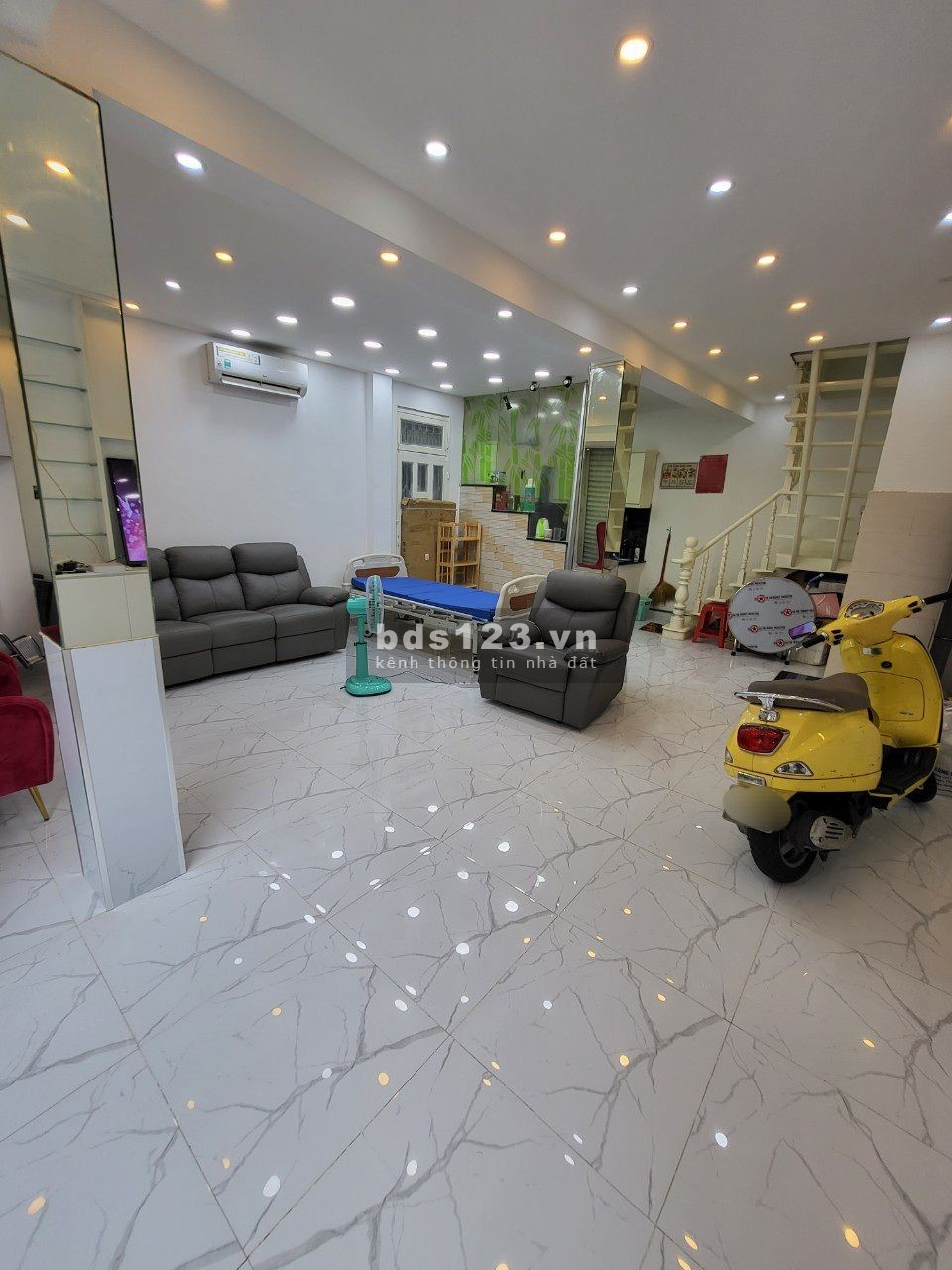 Bán gấp nhà hẻm xe hơi đường Trần Hưng Đạo, DT 50m² x 2 tầng thuận tiện kinh doanh