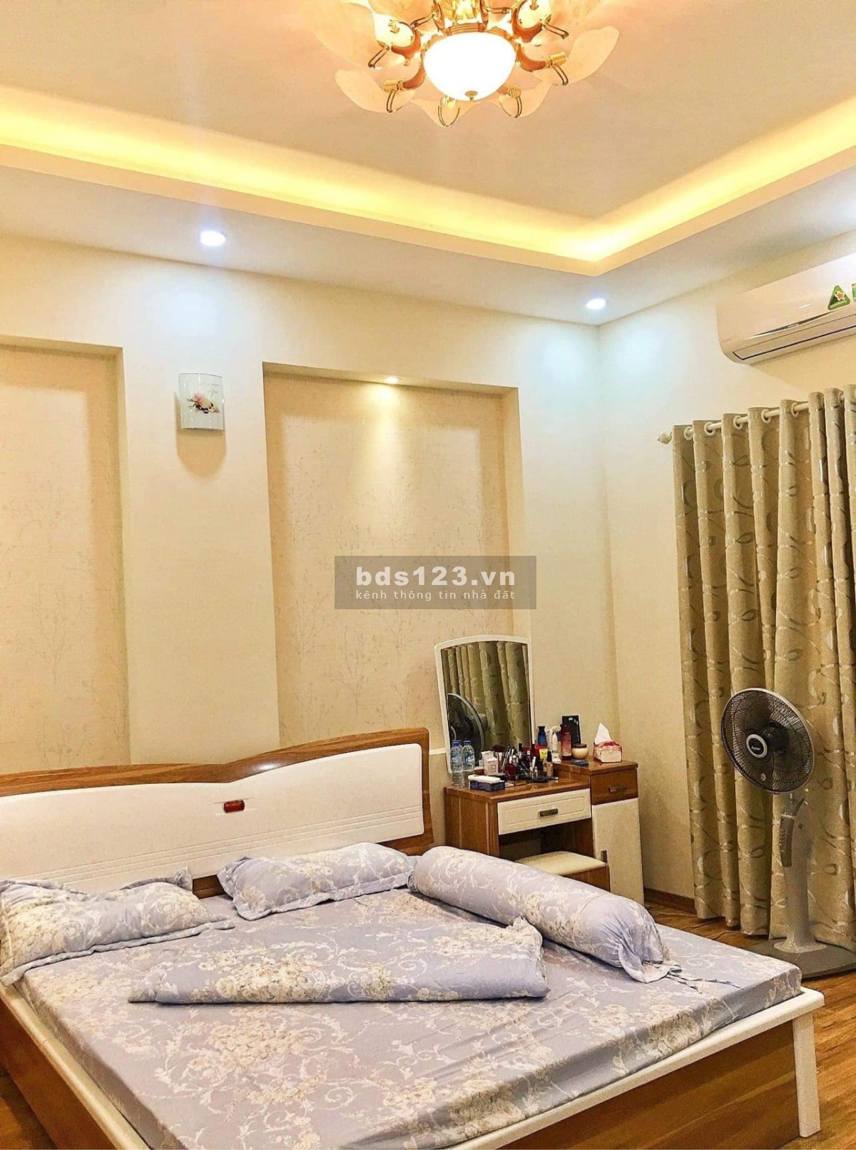 Bán nhà đẹp phố Tôn Đức Thắng DTSD 40m² x 4 tầng, MT 5,4m, gần ô tô