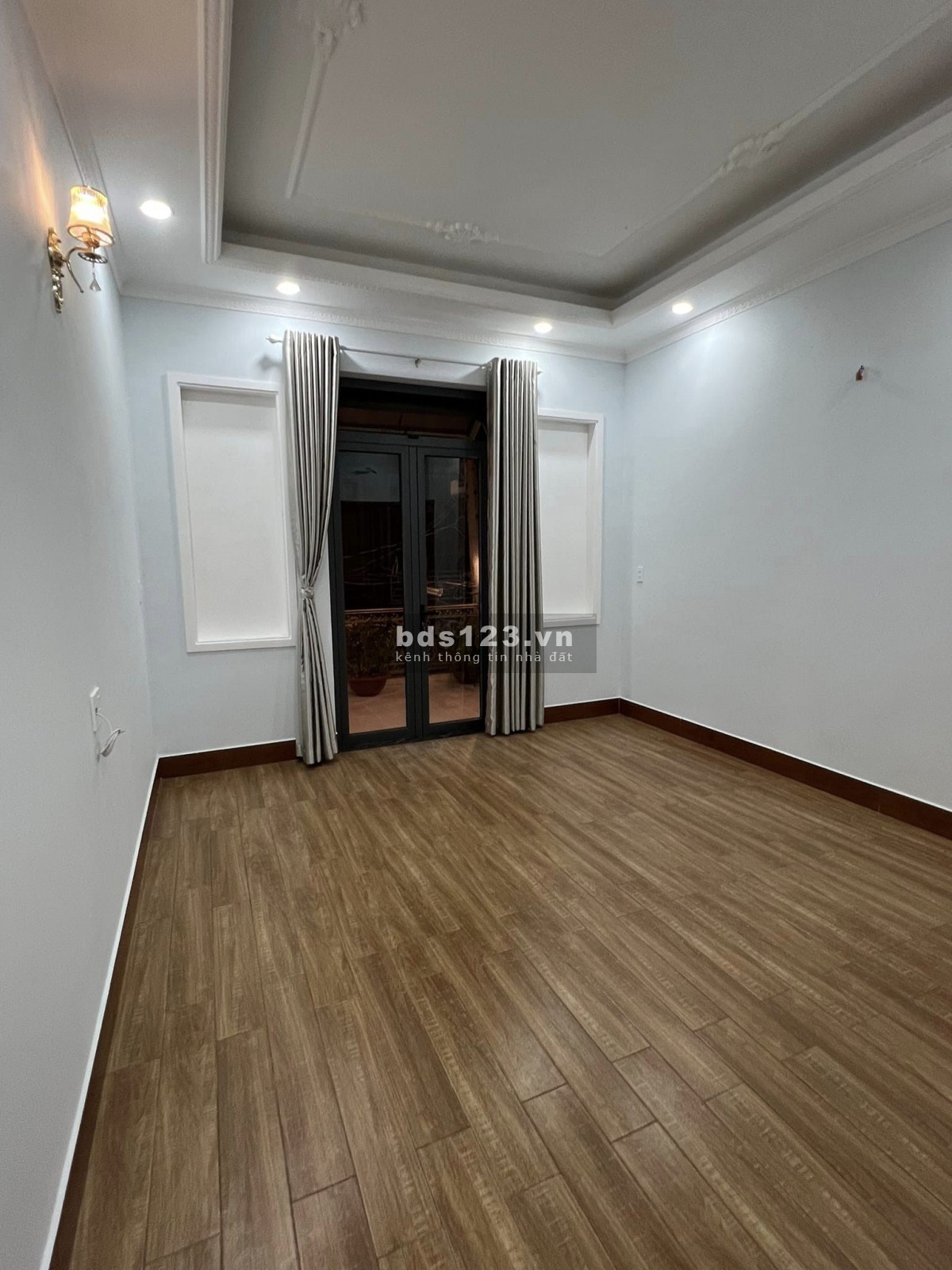 Bán nhà chính chủ mới xây theo phong cách tân cổ điển siêu đẹp