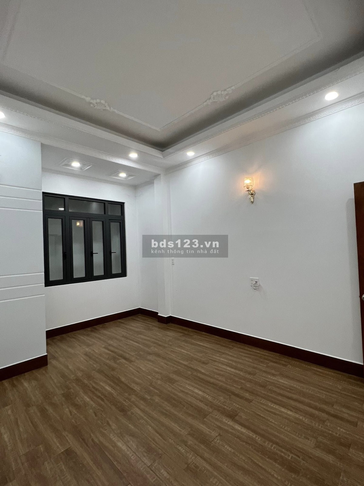 Bán nhà chính chủ mới xây theo phong cách tân cổ điển siêu đẹp