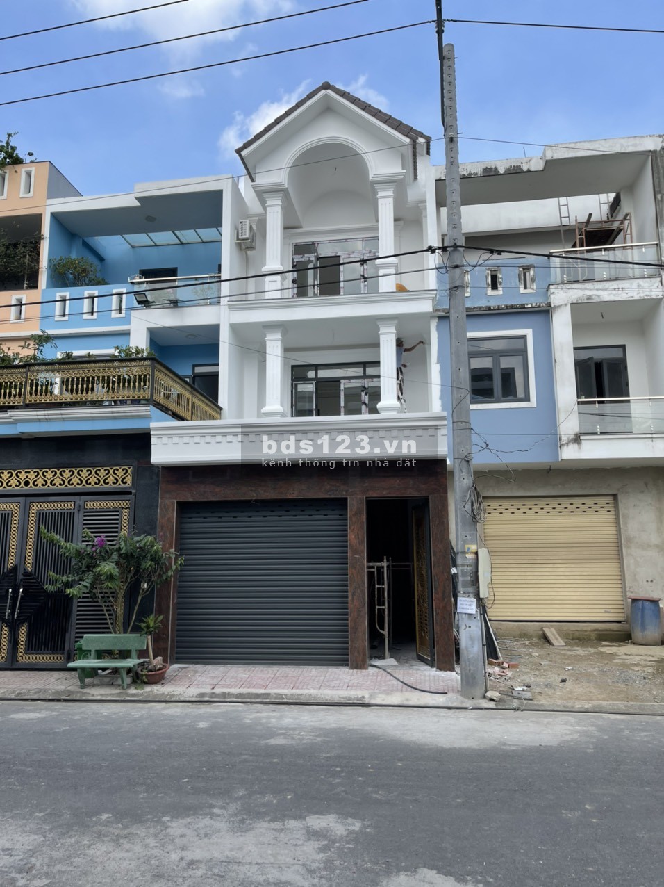 Bán nhà phố mặt tiền Đinh Quang Ân, sổ sẵn, công chứng ngay