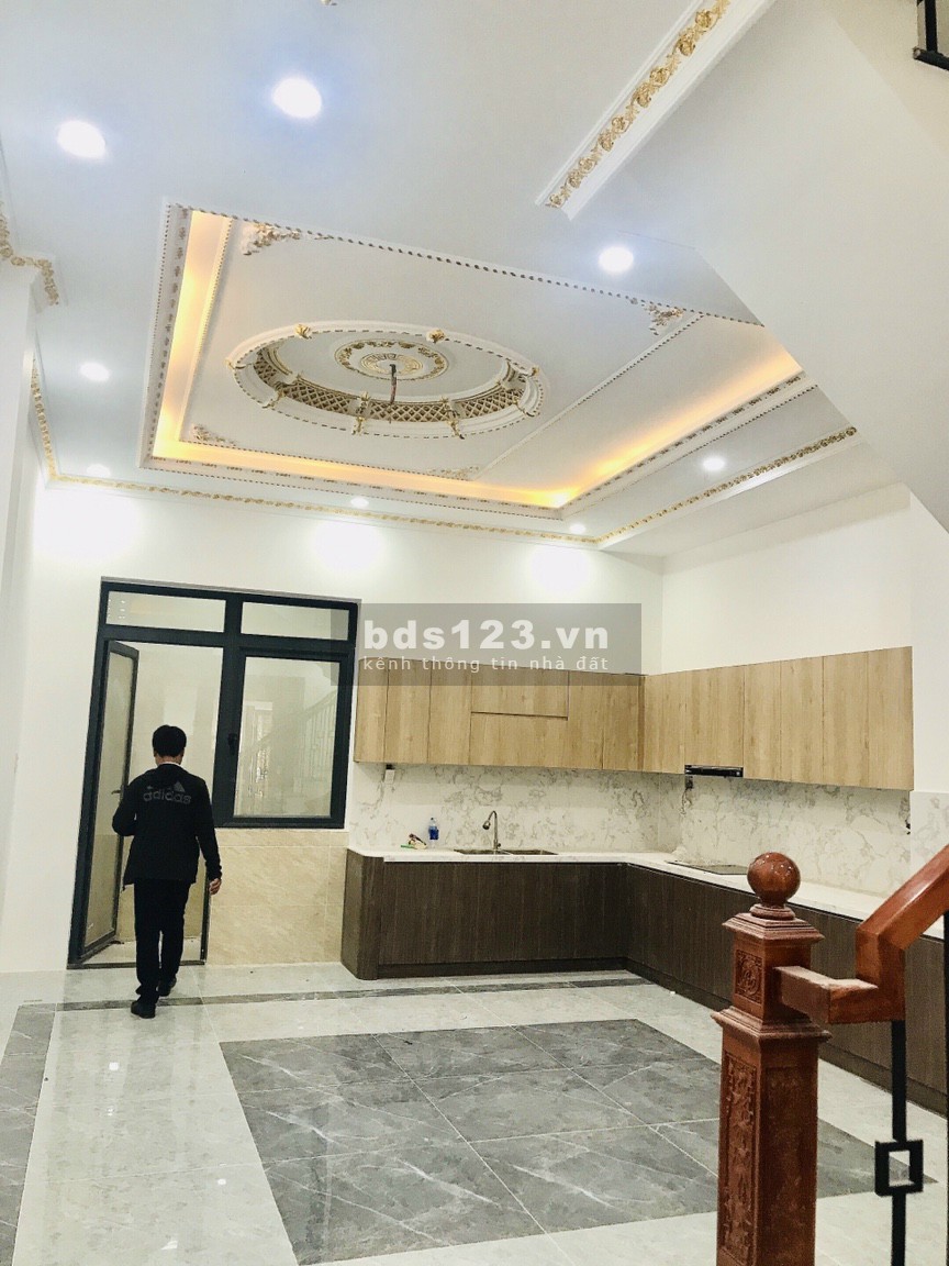 Bán nhà phố mặt tiền Đinh Quang Ân, sổ sẵn, công chứng ngay