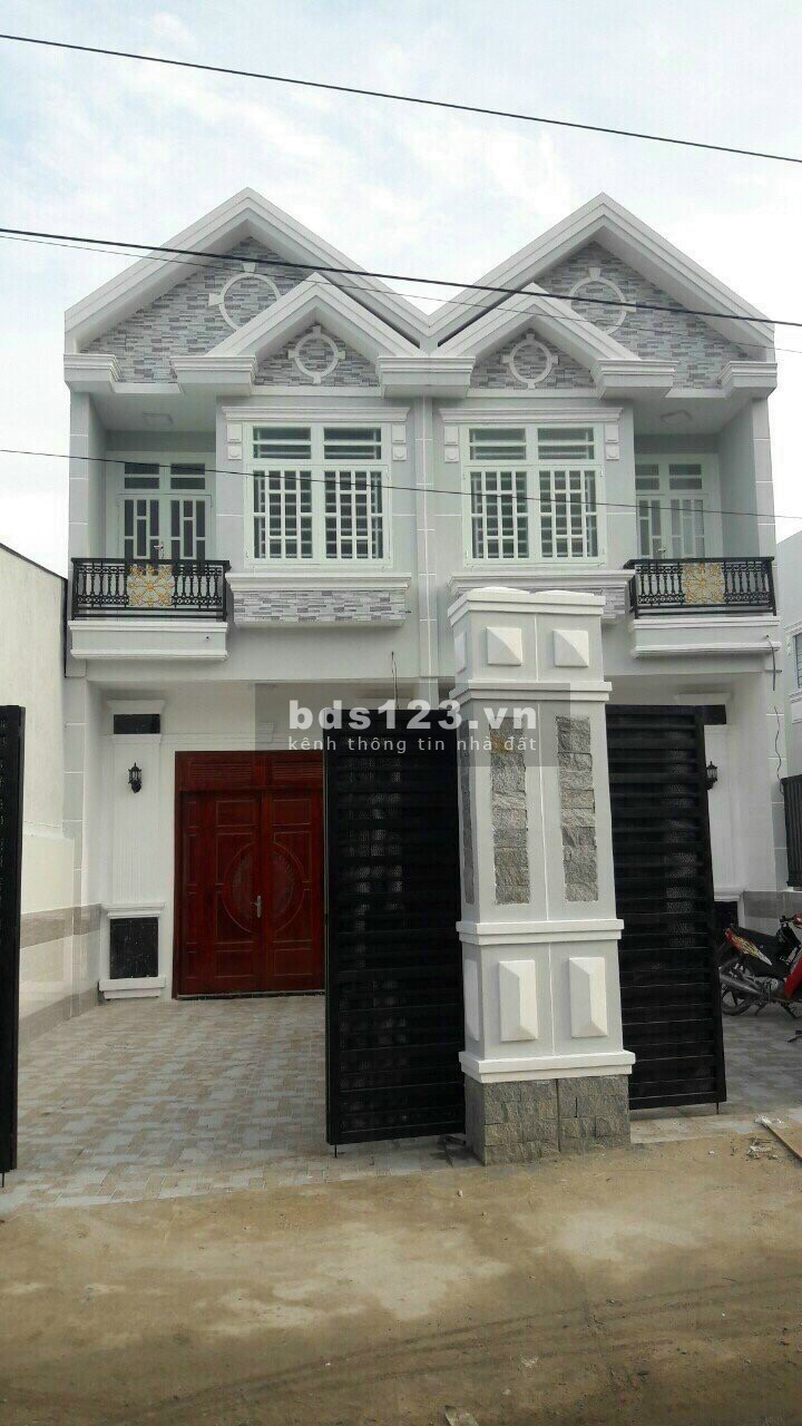 Bán nhà phố liền kề ở liền, sổ hồng riêng, gần khu CN Cầu Tràm, trệt, lầu, giá 2,2 tỷ TL
