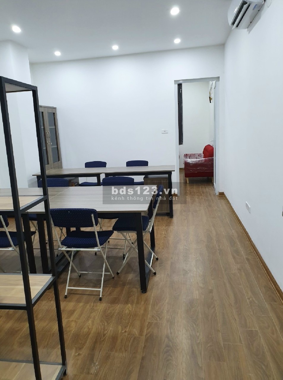 Cho thuê văn phòng tại mặt phố Trần Quốc Vượng, Cầu Giấy ngay chân cầu vượt Mai Dịch