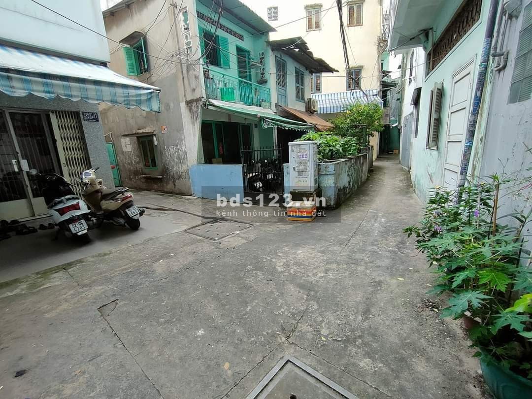 Bán nhà cấp 4 tiện xây mới hẻm ba gác Ngô Gia Tự Phường 4 Quận10